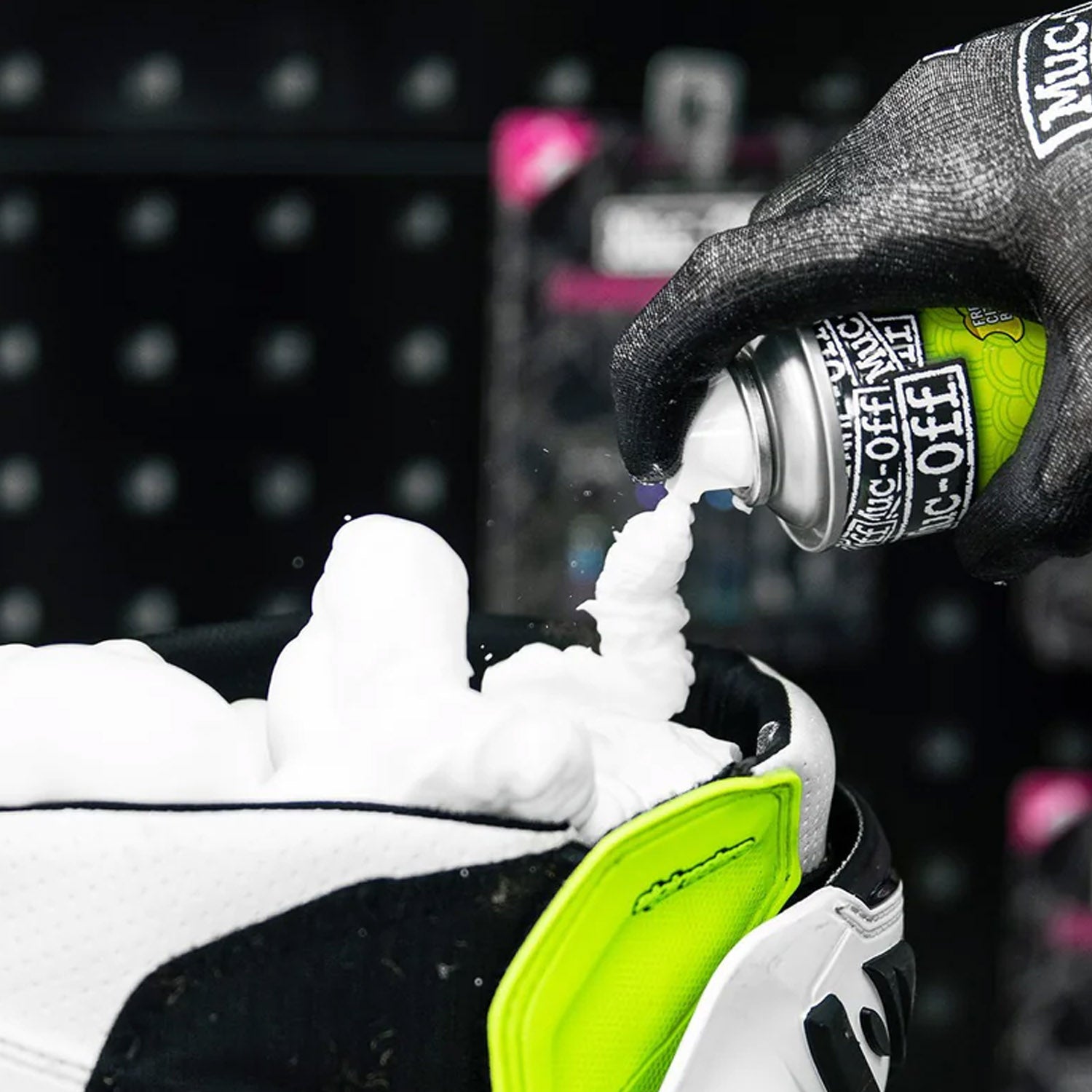 Muc-off Helmet Foam Fresh 400ml - Ultimate Cycles Nowra