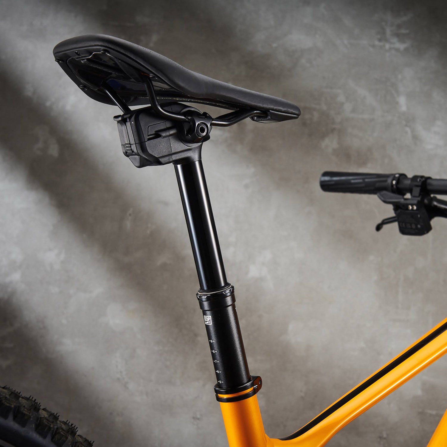 Tranzx Dropper Electronic 150mm Travel - Ultimate Cycles Nowra